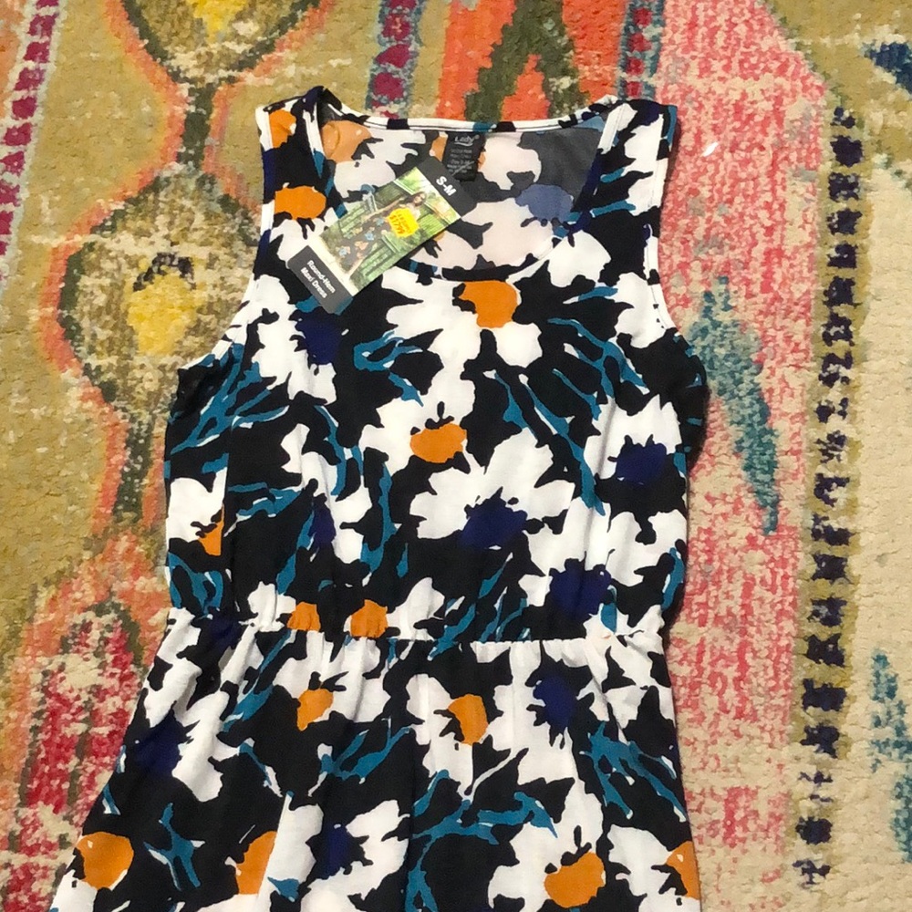 round hem maxi dress - Picture 3 of 4